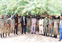 Wasiirka Warfaafinta Koonfur Galbeed oo kulan la qaatay Taliska AMISOM ee Magaalada Baraawe.