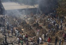 Dalka Hindiya waxaa si kordhaya dadka u dhimanaya Covid-19