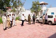 Boliiska Bari oo gacanta ku dhigay rag geystay fal dhaawac ah iyo dhac Gaari