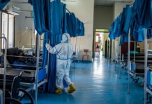 FADLAN KA TOOS MUWAADIN OO KU BARAARUG KHATARTA COVID- 19 INTAAN LAGU SEEXIN HALKAAN.