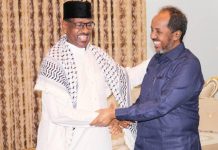 Taliyaha Booliska oo hoygiisa ku booqday Madaxweynihii hore ee JFS Mudane Xasan Shiikh Maxamuud