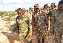 Taliyaha Qeybta 21-aad ee Ciidanka Xoogga oo kormeeray fariisimada ciidamada ee duleedka Ceeldheere