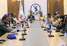 Maamulka G/Banaadir iyo taliyaha ciidamada Boliiska oo la kulmat taliyaasha saldhigyada