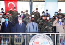 Madaxweyne Farmaajo oo Tababar u soo xiray Saraakiil iyo Saraakiil Xigeen ka Qalin-Jabiyay Dugsiga Tababarka Ciidamada ee TURKSO