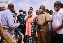 Wasiirka Gargaarka oo kormeertay xeryaha barakacayaasha Buula-burte