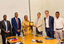 Wasiirrka gargaarka XFS oo sagootisay madaxii WFP ee Soomaaliya +Sawirro