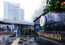 Turkiga oo cambaareeyey talaabada ay ciidanku xukunka uga tuureen madaxweynihii dalka Guinea