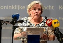 Wasiirkii gaashaandhiga Holand oo is casishay