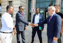 Duqa Muqdisho oo kulan kula qaatay Danjiraha Dowladda Turkiya u fadhiya Soomaaliya