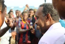 Ra’iisul Wasaare Rooble oo xeebta Liido waqti kula qaatay shacabkii usoo nasasho tagay