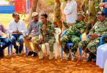 Taliyaha Ciidanka Xoogga oo la kulmay odayaasha iyo waxgaradka reer guriceel