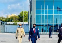 Madaxwayne Farmaajo Iyo Wafdi uu hogaaminayo oo Addis ababa safar ugu baxay