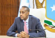 Ra’iisul Wasaaraha XFS Mudane Maxamed Xuseen Rooble oo kulan la yeeshay mas’uuliyiinta Maamulka Wasaaradda dekadaha,gaadiidka iyo hay’adaha amniga