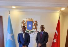 Guddoomiyaha Guddiga Madaxa Bannaan Ee La-dagaalanka Musuq-Maasuqa oo safar shaqo ku joogo Turkey ayaa maanta booqday Safaarada Soomaaliya ee wadanka Turkey gaar ahaan magaalada Ankara iyo istanbul.