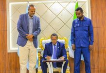 Madaxweyanah Maamul Gobaleedka Hirshabeele oo saxiixday Miisaniyadada 2022.