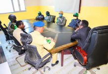 Guddoomiyaha guddiga doorashada Jubbaland oo la kulmay saraakiil loo xil saaray sugida amniga doorashada