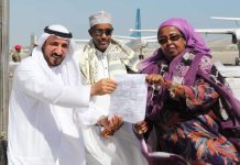 Ra’iisul Wasaaraha Jfs Maxamed Xuseen Rooble oo guddoomay deeq gargaar ah.