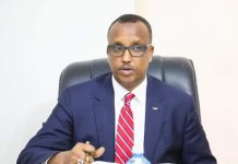 Wasiirka Gaadiidka XFS oo beeniyay in la wareejiyay maamulka hawadda Soomaaliya