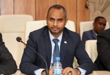 Wasiirka Difaaca Soomaaliya oo mar kale ciidamada uga digay in ay ku milmaan siyaasadda