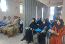 Jaamacadaha Afghanistan oo dib loo furay iyo dumarka oo ka tegaya fasaladooda