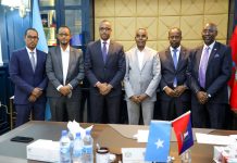 Wasiirka gaadiidka iyo duqa muqdisho oo ka wada hadlay horumarinta garoonka diyaaradaha