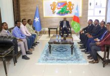 Madaxweynaha Koonfur Galbeed oo Saxiixay Seddex Sharciga