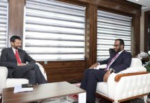 Wasiirka Qorsheynta oo la kulmay Agaasimaha Guddiga ee ka Teegarida Soomaliya dhanka Amniga