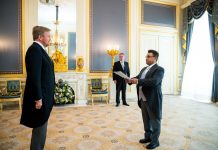 Boqorka Netherland oo warqadihii aqoonsiga ka guddoomay Danjiraha Soomaaliya