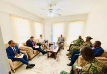 Wasiirka Gaadiidka iyo Duulista Hawada XFS oo la kulmay Danjiraha Boqortooyada Ingiriiska iyo Saraakiil Sare oo ka socda Hawlgalka ATMIS.