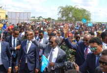 Madaxweyne Xasan Sheekh iyo wafdi uu hoggaaminayo oo lagu soo dhoweeyey Baydhabo