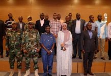 Wasiirka Difaaca Soomaaliya oo la kulmay dhiggiisa Uganda