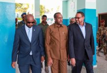 Ra’iisul Wasaare Maxamed Xuseen Rooble ayaa daah-furay imtixaanka shahaadiga ah ee dugsiyada sare oo maanta si rasmi ah uga bilaabmay gobollada dalka.