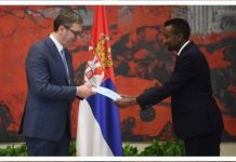 Madaxweynaha Jamhuuriyadda Serbia ayaa warqadaha aqoonsiga danjirenimo ka guddoomay Danjiraha Jamhuuriyadda Federaalka Soomaaliya u qaabilsanaa doona dalka Serbia Maxamed Cabdullahi Axmed.