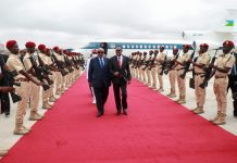 Ra’iisulwasaare Rooble oo Muqdisho ku soo dhoweeyay Madaxweynaha Jabuuti