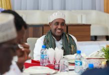 Ra’iisul Wasaare Rooble oo Qado sharaf u sameeyey Xildhibaan Yuusuf Xasan iyo Ganacsatada Suuqa Islii