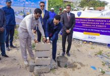 Madaxweyne ku-xigeenka Jubbaland iyo Agaasimaha Guud ee Hey’adda Socdaalka iyo Jinsiyadaha oo dhagax dhigay dhismaha Xarunta dhexe ee Laanta Socdaalka