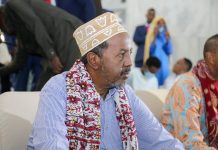 Madaxweyne Xasan Sheekh oo salaadda ciidda ku oogay Masaajidka Cali Jimcaale