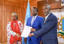 Ra’iisul wasaare ku-xigeenka XFS oo xilalka u kala wareejiyey Wasiirkii hore ee wasaaradda Gargaarka iyo Wasiir-dowlaha Xafiiska Ra’iisul wasaaraha