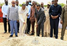 Guddoomiyaha gobolka Banaadir oo dhagax dhigay fulinta mashruuca Biya-Mareenka