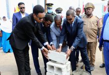 Duqa Muqdisho oo dhagax dhigay dhismaha waddo muhiim u ah isku socodka dadka iyo gaadiidka