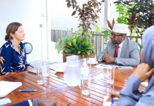 Wasiirka Arrimaha Gudaha XFS oo danjiraha Dowlada UK kala hadlay sugida Amniga degaannada laga saaray Argagixisada