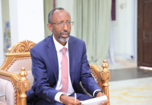 Wasiirka Waxbarashada XFS oo aaladda Foggaan aragga ugu qeyb-galay Shirweynaha Sayniska Ee Carabta.