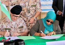 Guddoomiye ku-xigeenka arrimaha Bulshada gobolka Banaadir oo agab kala duwan ka guddoontay cutub ka tirsan Ciidanka Talyaaniga