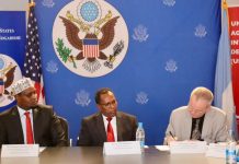 Soomaaliya iyo Maraykanka oo kala saxiixday heshiis dhaqaale