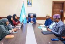 Wasiir Fiqi oo la kulmay Guddiga Madaxa Bannaan ee Xuduudaha iyo Federaalka+Sawirro