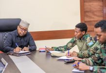 Wasiirka Arrimaha Gudaha XFS oo la kulmay taliyaha ciidanka xoogga dalka Soomaaliyeed