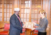 Guddoomiye Sheekh Aadan oo lagu soo dhaweeyay xarunta Maxkamadda Caddaaladda Adduunka ee ICJ +Sawirro