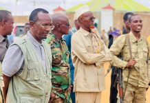 Guddoomiye Cali Jeyte iyo mas’uuliyiin kale oo kormeeray furimaha dagaalka