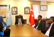 Safiirka Soomaaliya ee Turkiga oo soo dhoweeyay gabar Soomaaliyeed oo xubin ka ah baarlamaanka Gobolka Maine ee dalka Mareykanka