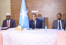 Raiisal Wasaare Xamze Abdi Barre ayaa manta furay shir looga hadalaayo xal u helidda barakacayaasha